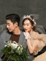 -雪中彩影婚纱摄影·微光艺术中心