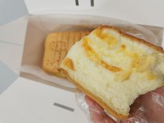 流心咸蛋黄蛋糕-汤姆大师傅鲜香牛肉饼(深圳保利文化广场店)
