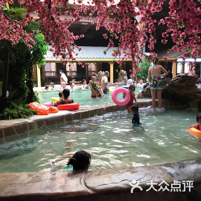 溪溪里温泉洗浴