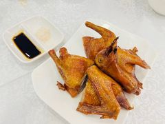 烧乳鸽-沙田新强记烧鹅海鲜酒家