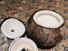 -志龙皇冠吃货椰子铺
