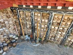 -比如骷髅墙景区