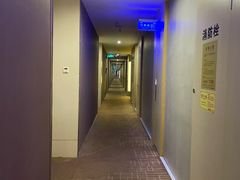 -卡罗酒店(东门晒布地铁站店)