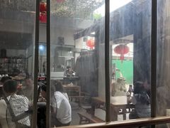 -茅屋大酒店