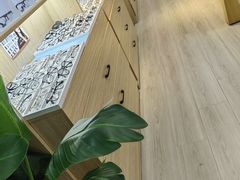 -天空之镜眼镜店蔡司依视路配镜授权零售店(望京颐堤港店)