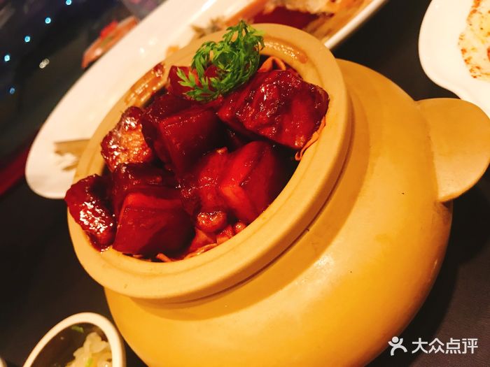 上海小南国(正大广场店)百叶结红烧肉图片