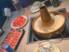 -洞庭洲·防空洞火锅·铜锅涮肉·烧烤(新百广场店)