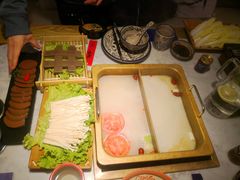 -尚尚仙·酸汤猪手·猪肚鸡火锅(华联万柳购物中心店)