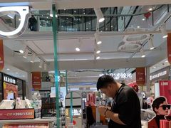 -LOHO眼镜(上海市浦江万达店)