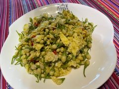 -香巴拉云南餐厅(华莱坞店)