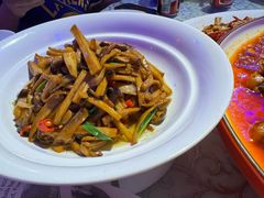 -巴特餐饮6加1音乐餐吧·新疆菜