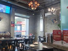 大堂-巴四老城区炭火蛙锅(张江店)