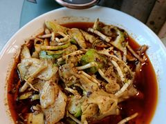 -土砂锅生态山庄·非遗砂锅雅鱼