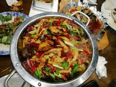 -东口码头·烧鸽子·鱼头泡饼·地方菜(金鹰悦城店)