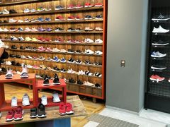 -ABC MART(心斎橋店)