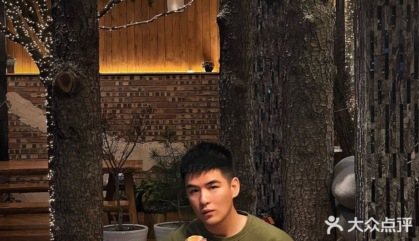 青岛最美韩料店 星空顶棚庭院风 太浪漫了吧