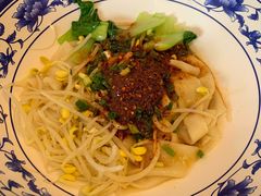 老陕油泼面-东关吉祥西安腊汁肉夹馍(健德门店)