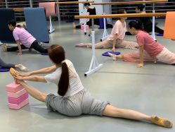 -深舞形体民族舞蹈工作室