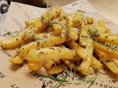 -Mark&Mars Restaurant