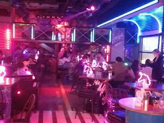 -UP嘻哈酒吧(粉巢店)