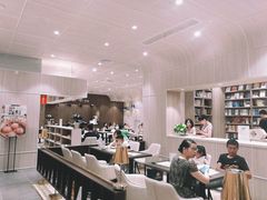 -钟书阁(群光广场店)