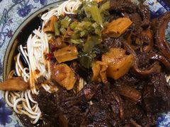 金牌半筋半肉面-旺泉餐饮店·清真牛肉面馆