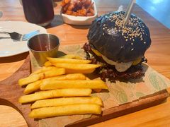 -三勾JJJ Burger&Coffee(梅溪湖店)