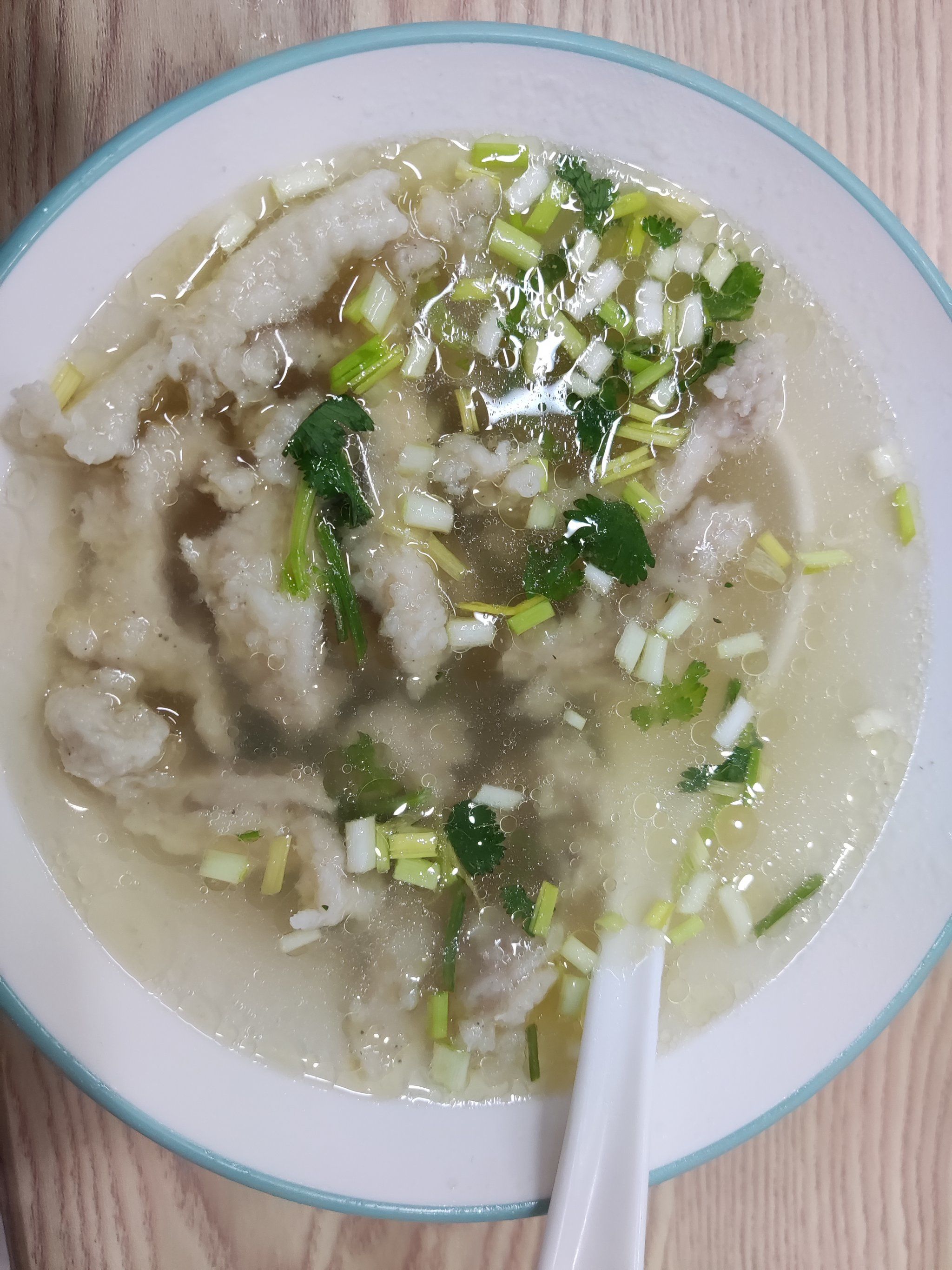一家粉鸡店,小碗12.香油是点缀,但粉鸡