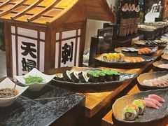 -广州万富希尔顿酒店·感趣自助餐厅·金秋蟹宴生蚝海鲜刺身