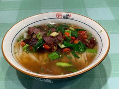 蒜苗辣椒腊肉-刘氏三和面馆