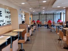 用餐区-麦当劳(军博店)