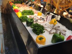 自助取餐区-佛山皇冠假日酒店-西餐厅