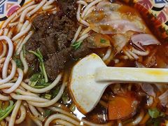 -鑫花溪牛肉米粉(人民广场店)