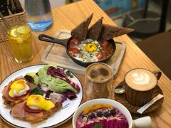 -Common Table · Brunch & Coffee