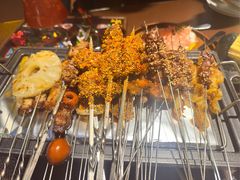 -曼听小寨海鲜烧烤·大连辣炒大王(盖州街店)