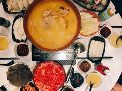 -鲜入围煮花胶鸡海鲜火锅