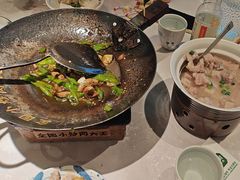 -费大厨辣椒炒肉(黄兴中心广场店)