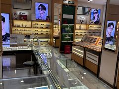 -光明眼镜·蔡司授权(徐泾店)