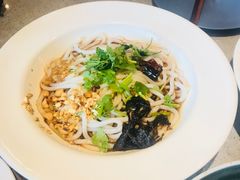 油鸡枞米线-半山腰·云南菜(侨福芳草地店)