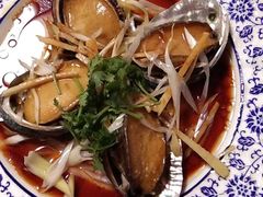 油泼大鲍鱼-香满居张记小厨私房菜(青岛站店)