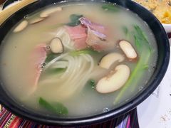 -香巴拉云南餐厅(华莱坞店)