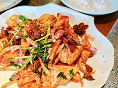 -迪拜杭州风味音乐餐厅(杭州首店 湖滨步行街店)