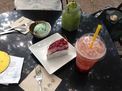 -莓园冰淇淋店