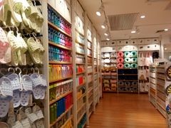 -名创优品(江南新地店)