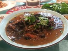 笨鸡炖红蘑-王记酱骨头馆(经纬路店)