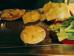 萝卜-洞庭洲·防空洞火锅·铜锅涮肉·烧烤(新百广场店)