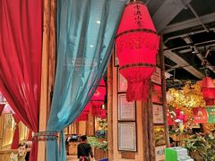 -老滇山寨•云南特色菜•地方菜•民族风情歌舞表演(金碧店)