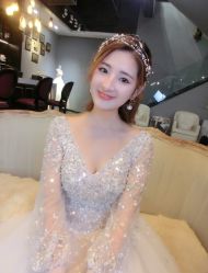 -艾米丽婚纱礼服