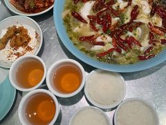 -姚姚酸菜鱼·金戈戈香港豉油鸡(喜荟城联名店)