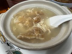 浓汤鸡煲花胶翅-添發碗仔翅美食